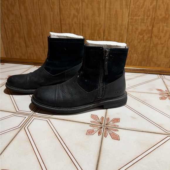 UGG Men's Black Dalvin Leather & Suede Boots - Picture 4 of 11